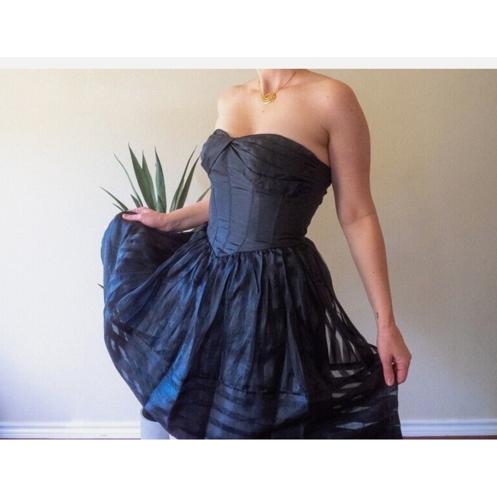 Betsey Johnson Strapless Corset Dress Womens 2 Black Excellent Striped‎ Organza
